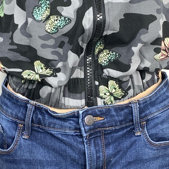 Sommer Ray Hoodie Womens Small Gray Camo & Butterflies Full Zipper Net Sleeves - Picture 3 of 13